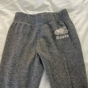 Roots sweatpants, pepper and salt colored, small